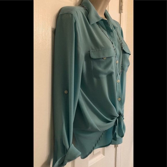Ann Taylor Loft size S light green ladies button down blouse. - Picture 5 of 5